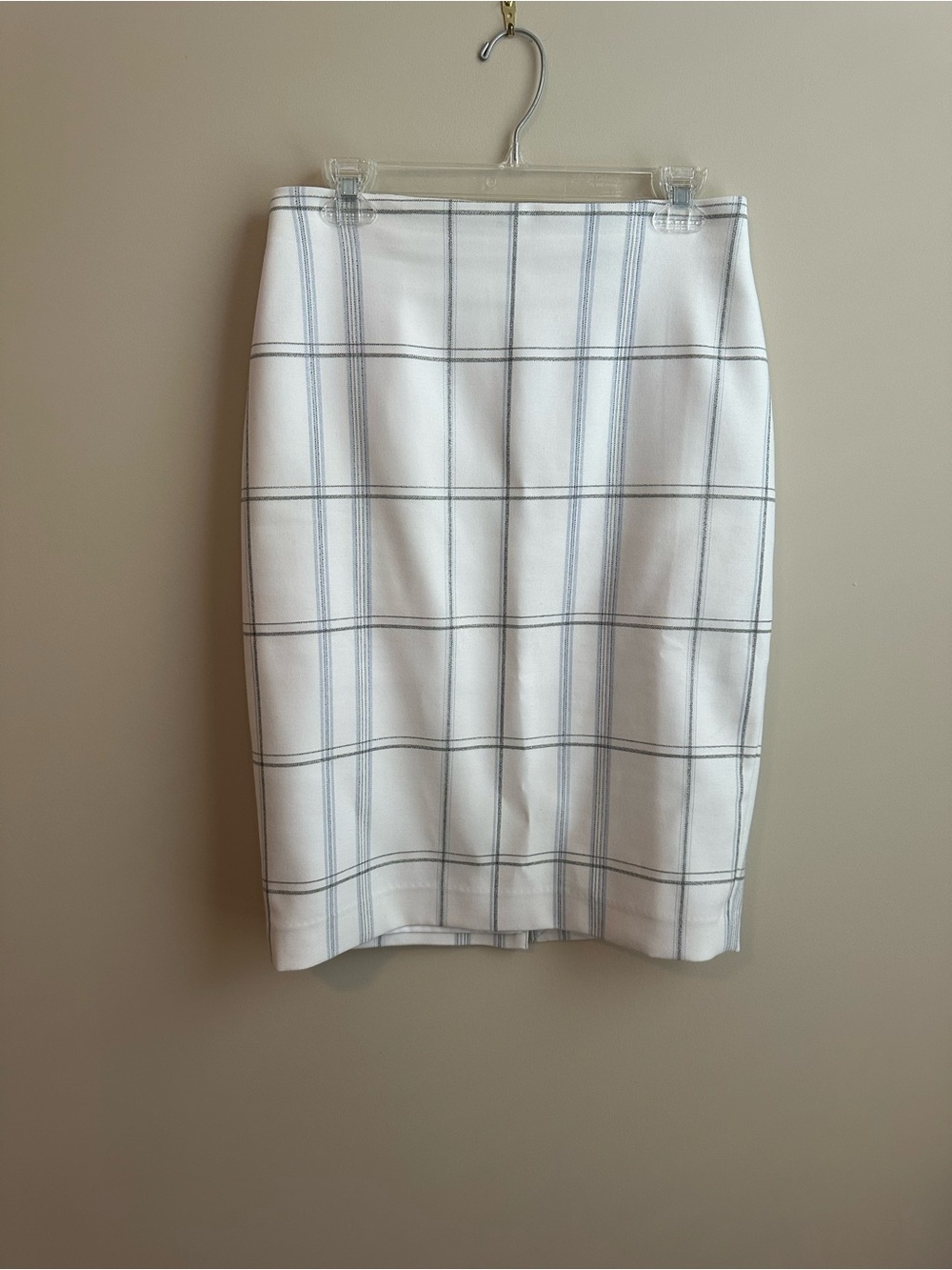 White House Black Market White Pencil Skirt with Gray Windowpane